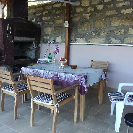 Kyshta Za Gosti Stella Holiday home *